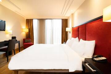 Фото номера Улучшенный номер Отель Radisson Blu Elizabete Hotel, Riga г. Рига 6