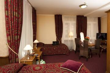 Фото номера Трехместный номер Отель Boutique Hotel Monte Kristo г. Рига 3