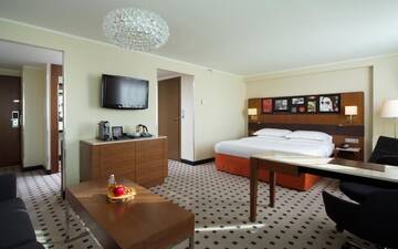 Фото номера Номер «Премиум» Отель Radisson Blu Latvija Conference &amp; Spa Hotel, Riga г. Рига 2