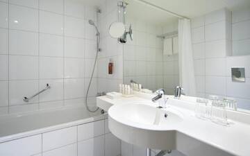 Фото номера Номер «Премиум» Отель Radisson Blu Latvija Conference &amp; Spa Hotel, Riga г. Рига 4