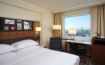 Фото номера Улучшенный номер Отель Radisson Blu Latvija Conference &amp; Spa Hotel, Riga г. Рига 3