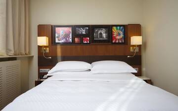 Фото номера Семейный номер Отель Radisson Blu Latvija Conference &amp; Spa Hotel, Riga г. Рига 4