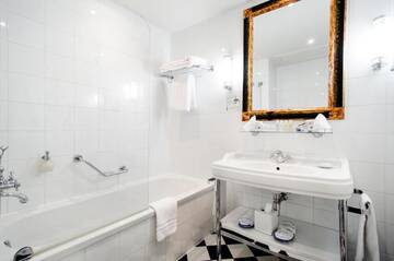 Фото номера Номер Делюкс с правом посещения сауны Отель Grand Palace Hotel - The Leading Hotels of the World г. Рига 8