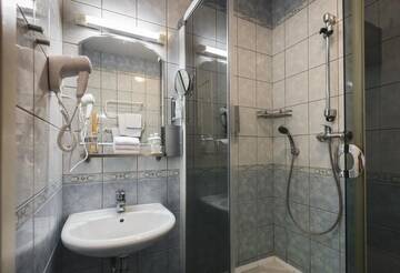 Фото номера Улучшенные апартаменты с 1 спальней Апарт-отели Bearsleys Downtown Apartments г. Рига 42