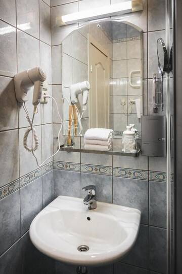 Фото номера Улучшенные апартаменты с 1 спальней Апарт-отели Bearsleys Downtown Apartments г. Рига 17