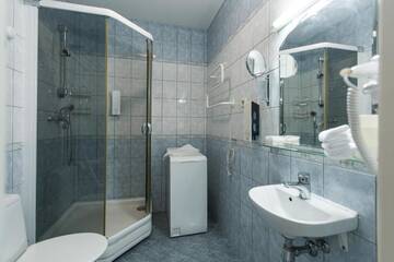 Фото номера Улучшенные апартаменты с 1 спальней Апарт-отели Bearsleys Downtown Apartments г. Рига 52