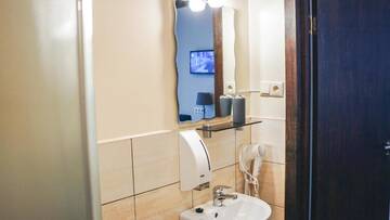 Фото номера Двухместный номер с 1 кроватью размера &quot;king-size&quot; Отель Bella Riga Hotel г. Рига 21