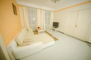 Фото номера Улучшенные апартаменты с 2 спальнями Апартаменты Large Vacation Apartments in the Old Town г. Рига 7
