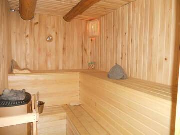 Фото номера Дом с 2 спальнями Дома для отпуска Forest Edge Lodge and House г. Рига 25