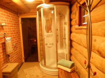 Фото номера Дом с 2 спальнями Дома для отпуска Forest Edge Lodge and House г. Рига 21