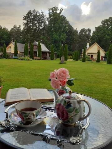 Фото номера Дом с 3 спальнями Дома для отпуска Forest Edge Lodge and House г. Рига 9