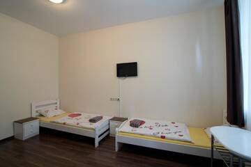 Фото номера Трехместный номер с душем Отель Happy Hotel г. Рига 2