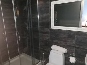 Фото номера Двухместный номер с 2 отдельными кроватями Гостевой дом Ļeņina apartamenti г. Рига 2
