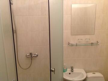 Фото номера Двухместный номер с 2 отдельными кроватями Гостевой дом Ļeņina apartamenti г. Рига 11