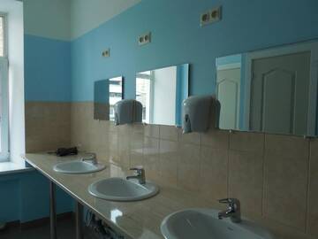 Фото номера Двухместный номер с 2 отдельными кроватями и общей ванной комнатой Хостелы Gogol Park Hostel г. Рига 44