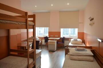Фото номера Семейный номер с общей ванной комнатой Хостелы Gogol Park Hostel г. Рига 7