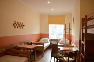 Фото номера Четырехместный номер с общей ванной комнатой Хостелы Gogol Park Hostel г. Рига 7