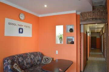 Фото номера Трехместный номер с общей ванной комнатой Хостелы Gogol Park Hostel г. Рига 9