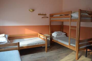 Фото номера Семейный номер с общей ванной комнатой Хостелы Gogol Park Hostel г. Рига 11
