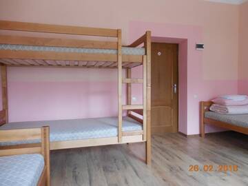 Фото номера Семейный номер с общей ванной комнатой Хостелы Gogol Park Hostel г. Рига 4