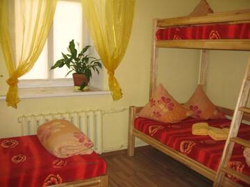 Фото номера Трехместный номер с общей ванной комнатой Хостелы Central Park Hostel г. Рига 36
