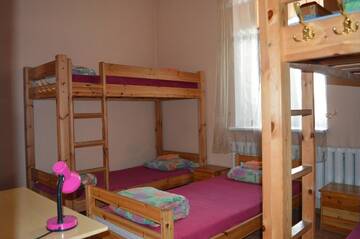 Фото номера Четырехместный номер с общей ванной комнатой Хостелы Central Park Hostel г. Рига 11