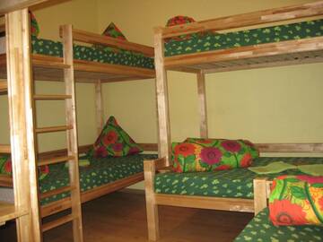 Фото номера Трехместный номер с общей ванной комнатой Хостелы Central Park Hostel г. Рига 12