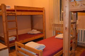 Фото номера Семейный номер с общей ванной комнатой Хостелы Central Park Hostel г. Рига 21