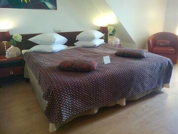 Фото номера Улучшенный двухместный номер с 1 кроватью Отель A1 Hotel Riga City Center г. Рига 7