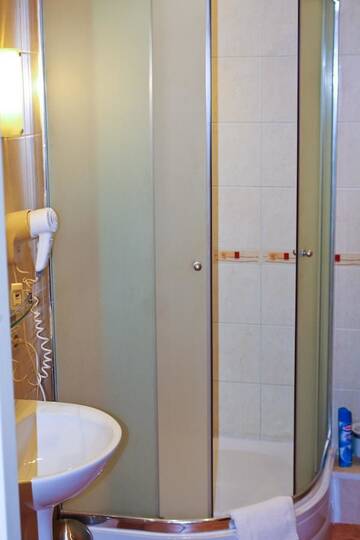 Фото номера Люкс с правом посещения сауны и спа-центра Отель Unimars Hotel Riga г. Рига 10