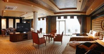 Фото номера Люкс «Версаче» c правом посещения тренажерного зала Отель Royal Casino SPA &amp; Hotel Resort г. Рига 10