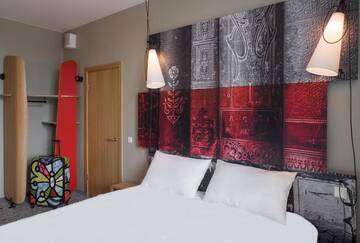 Фото номера Стандартный номер с 1 двуспальной кроватью Отель Ibis Riga Centre г. Рига 8