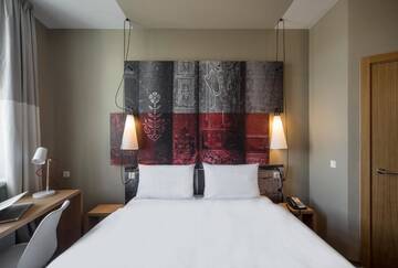 Фото номера Стандартный номер с 1 двуспальной кроватью Отель Ibis Riga Centre г. Рига 9