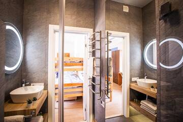 Фото номера Апартаменты с 2 спальнями - первый этаж Дома для отпуска Wooden House near City center г. Рига 16
